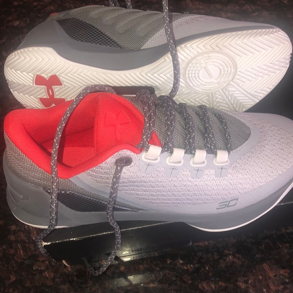 S CURRY SNEAKERS - Picture 6 of 8